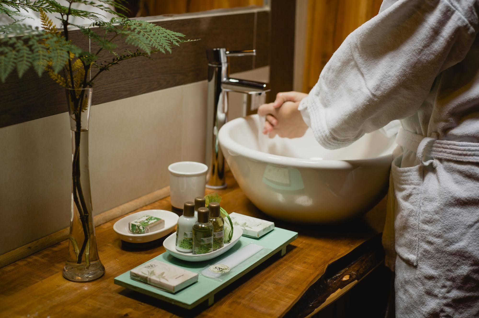 Huilo Huilo Nawelpi Lodge Puerto Fuy Ngoại thất bức ảnh